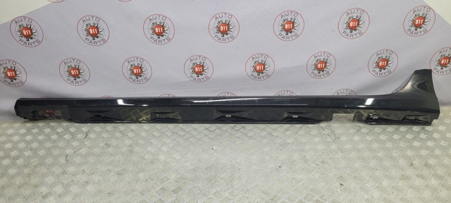 Накладка наружняя (молдинг) порога, левый 4G0853855F VAG