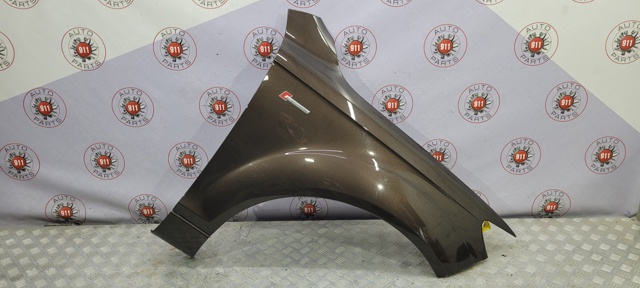 Боковая часть передняя правая 4L0821102 VAG