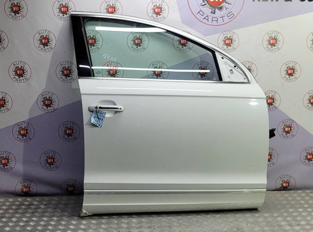Пассажирская передняя дверь 4L0831052A VAG