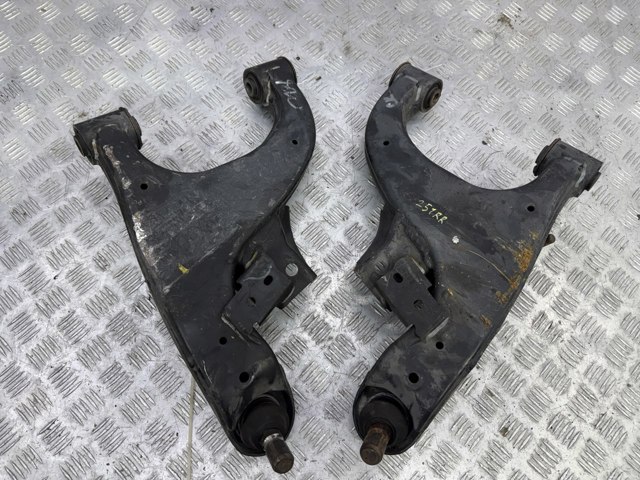 Рычаг задней подвески нижний, правый 551A01LA0B NISSAN