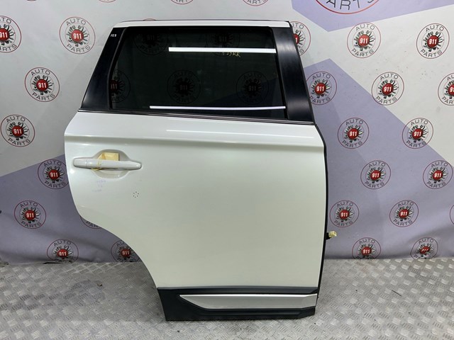 Задняя правая дверь 5730B560 MITSUBISHI