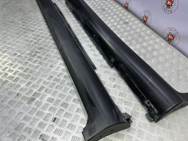 Накладка наружняя (молдинг) порога, правый 768505UA0A NISSAN