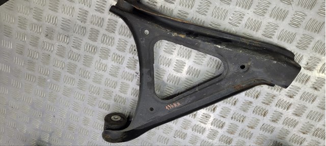 Рычаг задней подвески нижний, правый 7P0505312E VAG