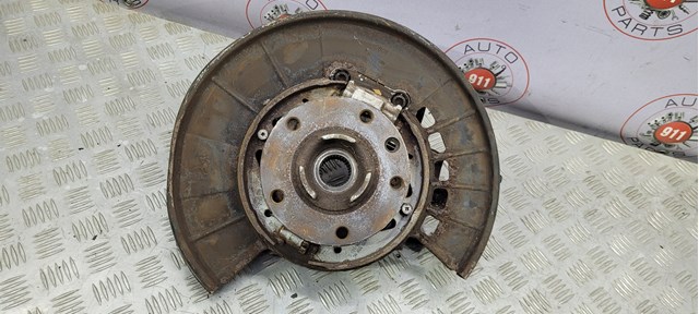 7P0505436 Цапфа задняя правая купить Тернополь