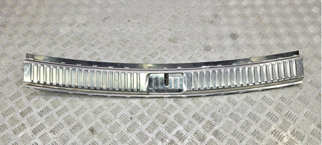 Облицовка задней панели багажника 7P0863459F VAG