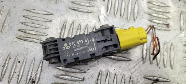 Датчик Эйрбэг передний 8J0959651 VAG