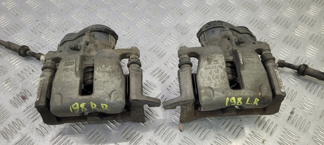 Задний левый суппорт Audi Q5