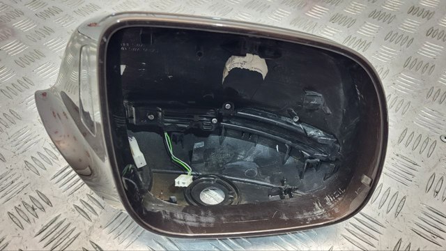 Накладка зеркала заднего вида, правая 8R0857528A VAG