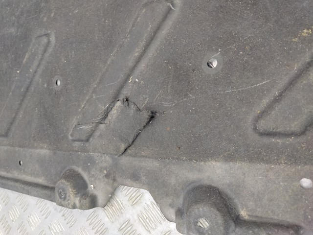 Защита днища, левая A2466840100 MERCEDES