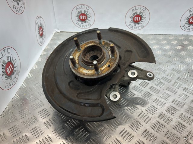 Кулак поворотный правый AG1Z5B758C FORD