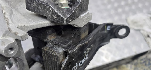 D10G39070A MAZDA Левая подушка двигателя купить в Сумы