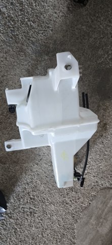 Водяной бачок омывателя стекла D11B67481 MAZDA