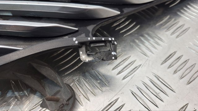 DP5Z8201BA Решетка радиатора левая купить Павлоград