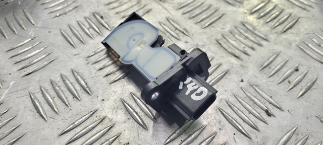 Датчик расхода воздуха HF0113215 MAZDA