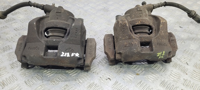 Тормозной суппорт LR015386 LAND ROVER