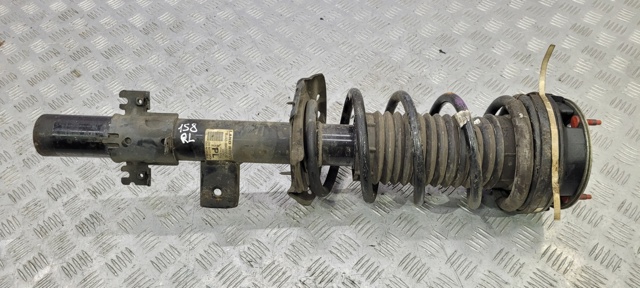 Стойка задняя, левая LR024438 LAND ROVER
