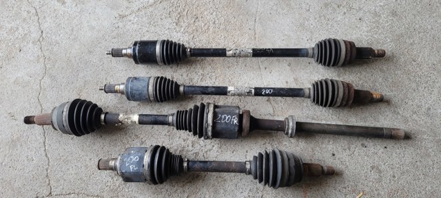 Привод передний правый LR024755 LAND ROVER