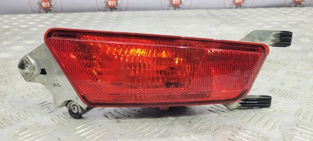 Противотуманнка задняя, правая LR025148 LAND ROVER