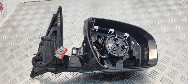 Боковое зеркало заднего вида правое LR025187 LAND ROVER