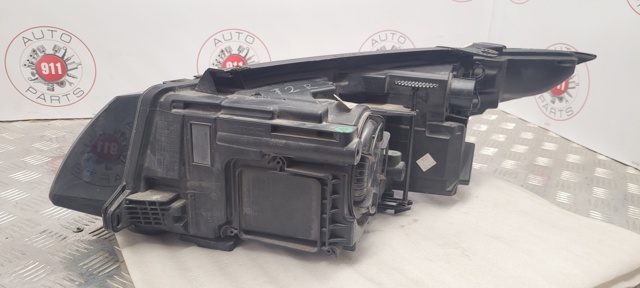 LR048045 LAND ROVER Правая фара купить в Ирпень