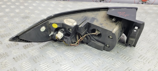 LR057980 LAND ROVER Фонарь задний правый купить в Николаев