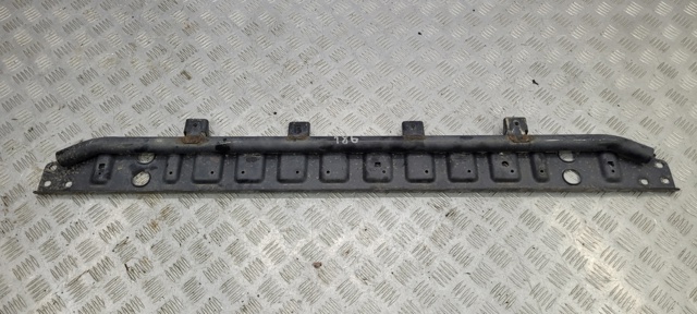 Кронштейн радиатора нижний LR060346 LAND ROVER
