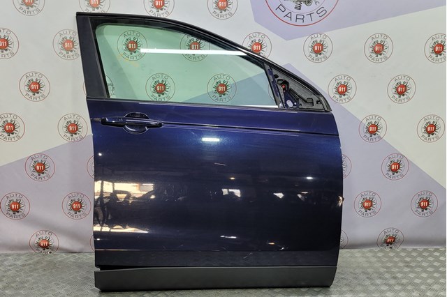 Пассажирская передняя дверь LR061282 LAND ROVER