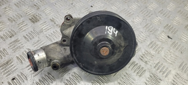 Помпа водяная, (насос) охлаждения LR073711 LAND ROVER