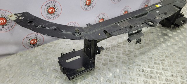 LAND ROVER LR074151 Рамка радиатора в наличии Черновцы