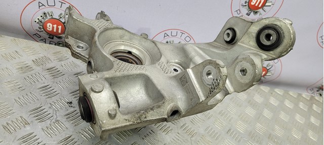 LAND ROVER LR087650 Цапфа (поворотный кулак) задний левый в наличии Черкассы