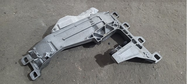 LAND ROVER LR090486 в наличии Полтава