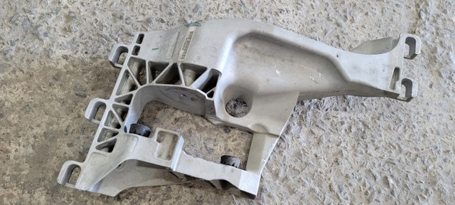 LAND ROVER LR090491 Балка крепления коробки передач в наличии Кривой Рог