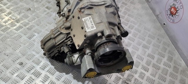 Делитель передач LR095156 LAND ROVER