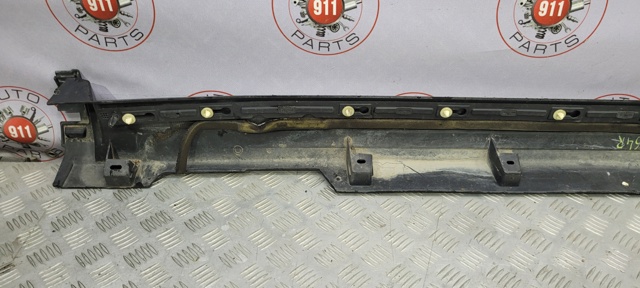 LR128586 Накладка (молдинг) порога наружная правая купить Львов