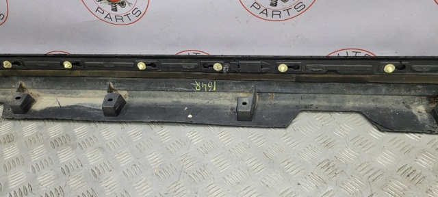 LAND ROVER LR128586 Накладка (молдинг) порога наружная правая в наличии Винница
