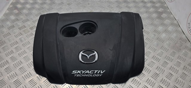 Крышка мотора декоративная PE11102F0 MAZDA