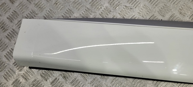 JAGUAR T4A13644LML Молдинг двери задней правой нижний в наличии Черновцы