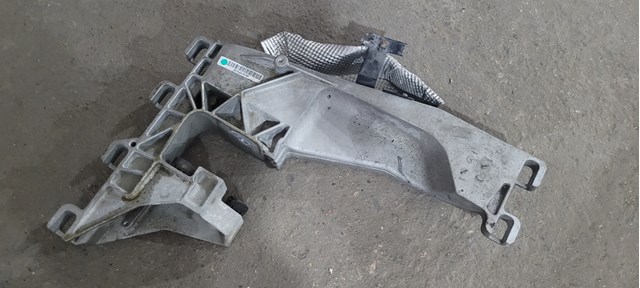 Кронштейн подушки КПП T4N1162 JAGUAR