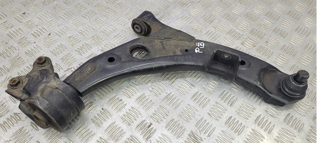 Рычаг передней подвески нижний, правый TD1134300E MAZDA