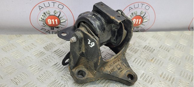 Левая опора двигателя TD1139070C MAZDA