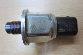 8200047558 Renault (RVI) датчик давления тормозной жидкости