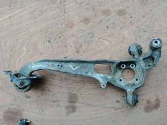 Цапфа левая 9224106 OPEL