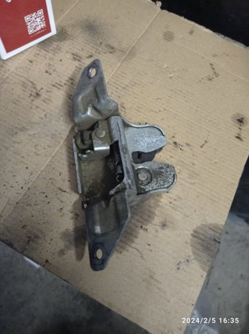 Замок и ручка двери задка A1687400336 MERCEDES