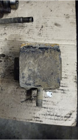 Подушка КПП A6012400718 MERCEDES