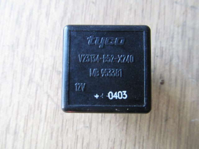 Реле противотуманной фары MB953381 MITSUBISHI