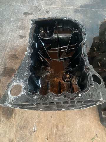 RENAULT 8200760467 Поддон двигателя в наличии Украина