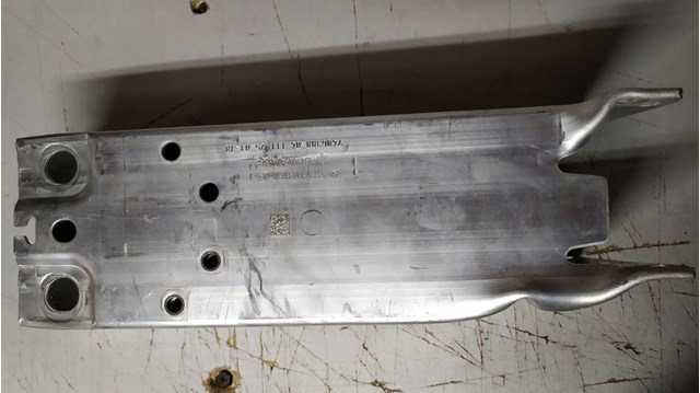 51117406388 Кронштейн усилителя переднего бампера купить Павлоград