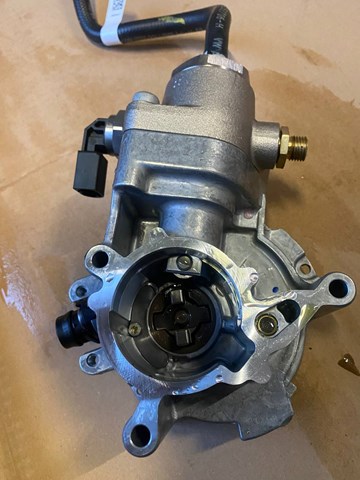 06L145100P VAG Насос вакуумный купить в Одесса