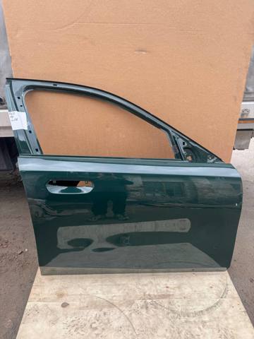 Пассажирская передняя дверь 41515A32EA4 BMW