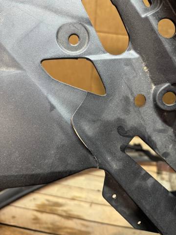 51767469502 BMW Уплотнитель крыла купить в Черкассы